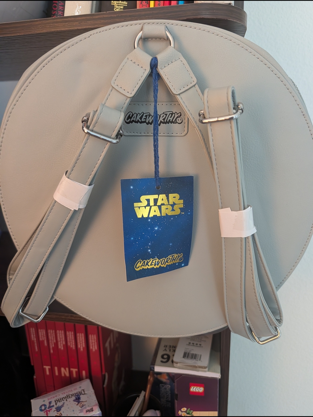 Star Wars White Round Crossbody with Stormtrooper Lined Interior - Picture 3 of 4